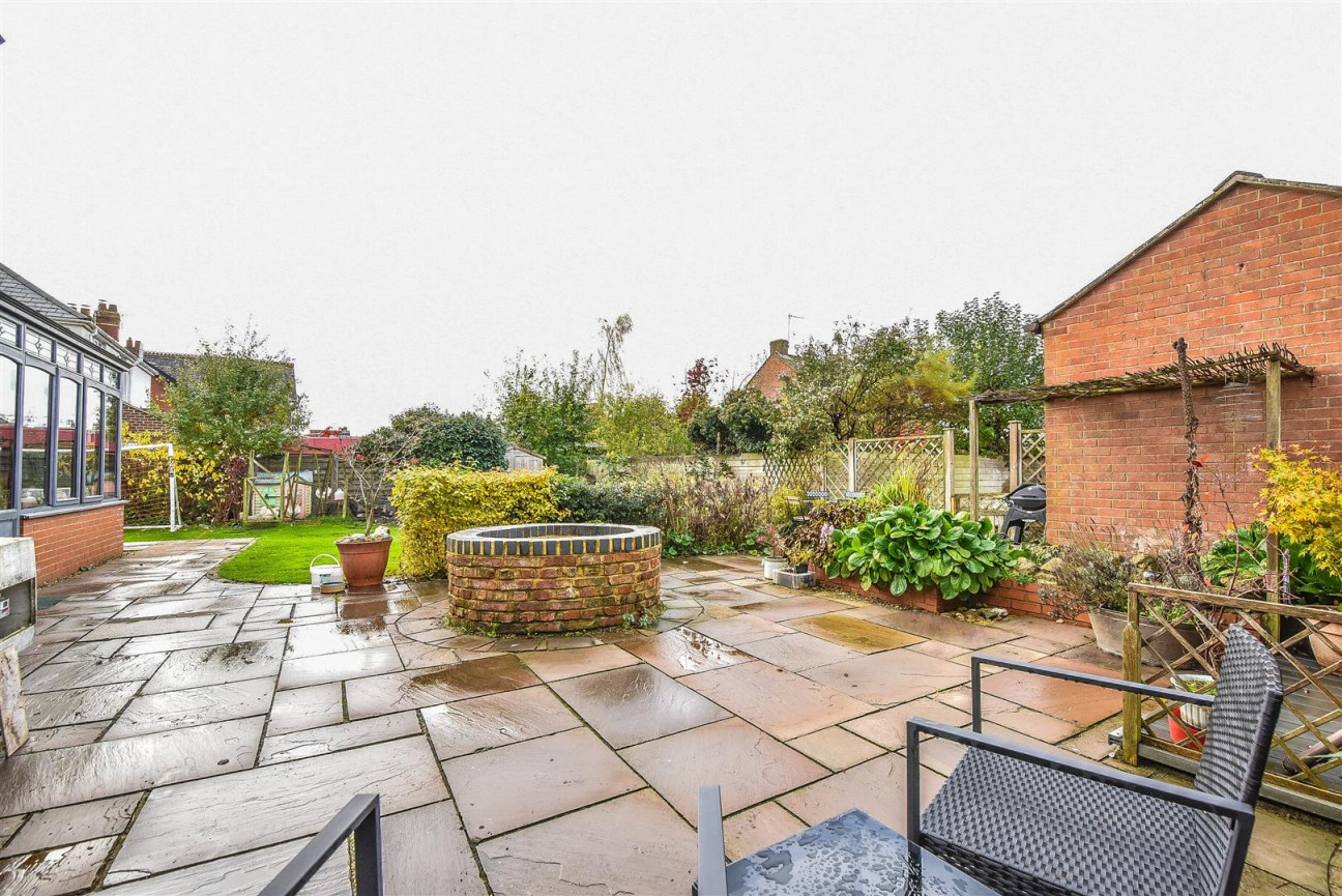 Dursley Road, Dursley