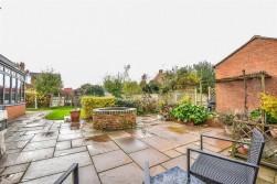 Dursley Road, Dursley