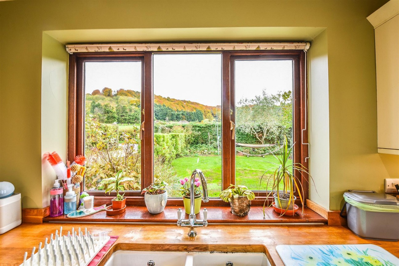 Dursley Road, Dursley