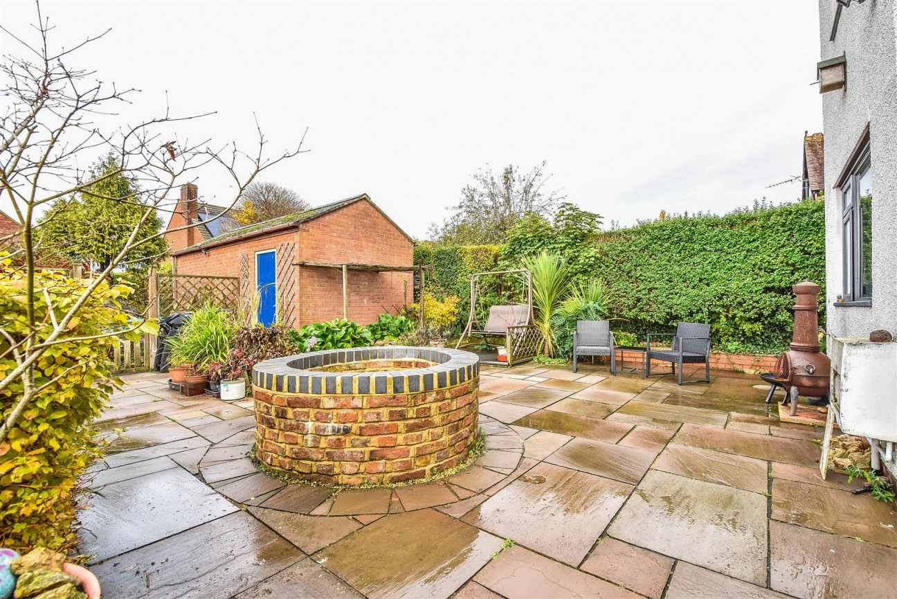 Dursley Road, Dursley