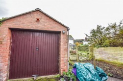 Dursley Road, Dursley