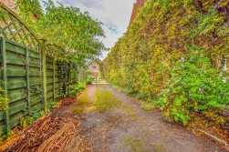 Dursley Road, Dursley