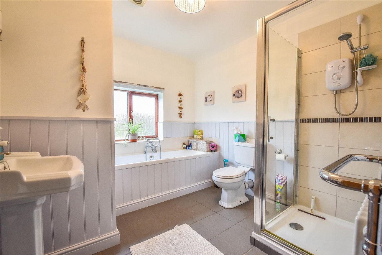 Dursley Road, Dursley