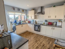 Trotman Avenue, Cam, Dursley