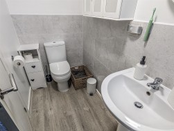 Trotman Avenue, Cam, Dursley