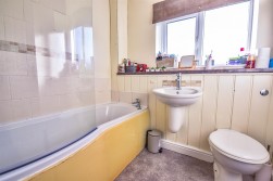 Roseberry Road, Dursley