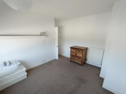 Lawrence Grove, Dursley