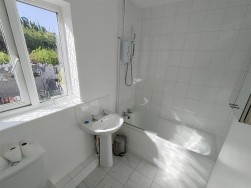 Lawrence Grove, Dursley