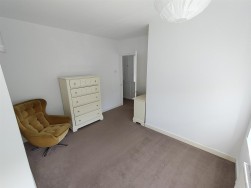 Lawrence Grove, Dursley