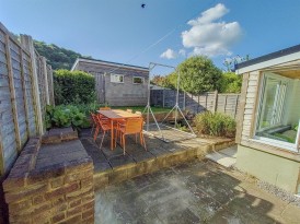 Lawrence Grove, Dursley