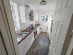 Lawrence Grove, Dursley