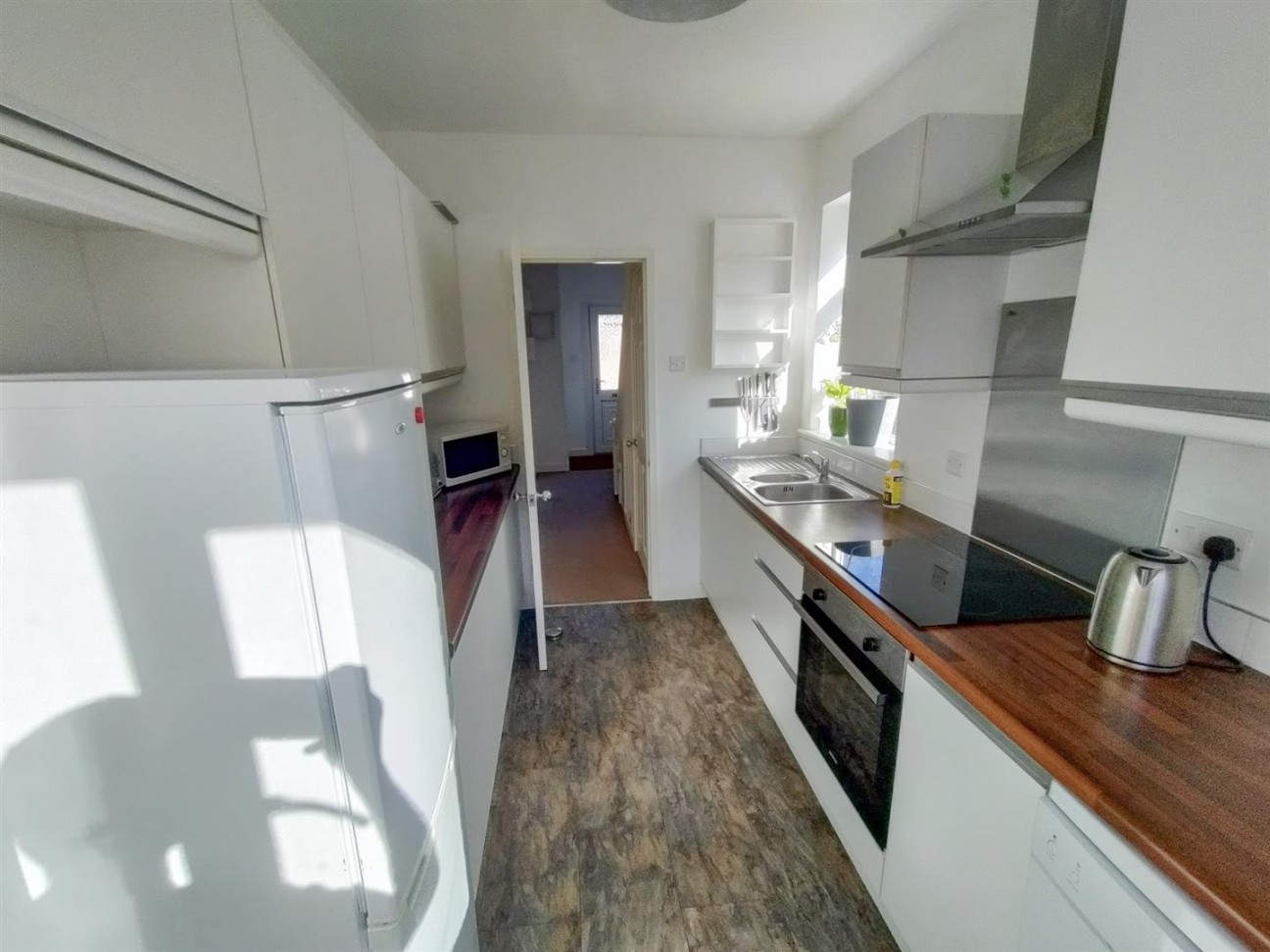 Lawrence Grove, Dursley