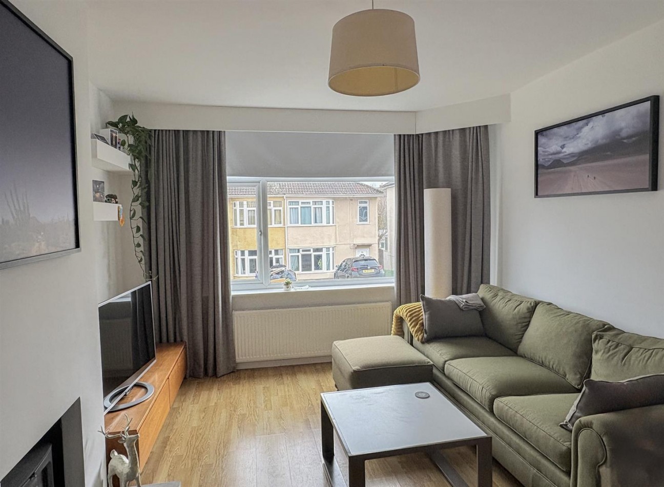 Lawrence Grove, Dursley