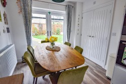 Lister Road, Dursley