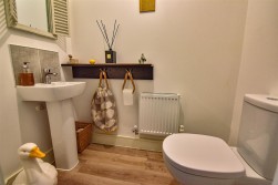 Lister Road, Dursley