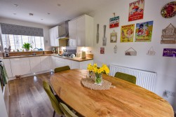 Lister Road, Dursley