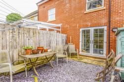 Legion Close, Dursley