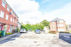 Legion Close, Dursley