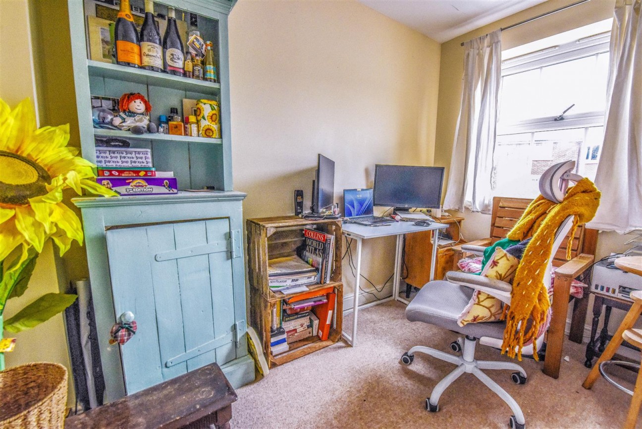 Legion Close, Dursley