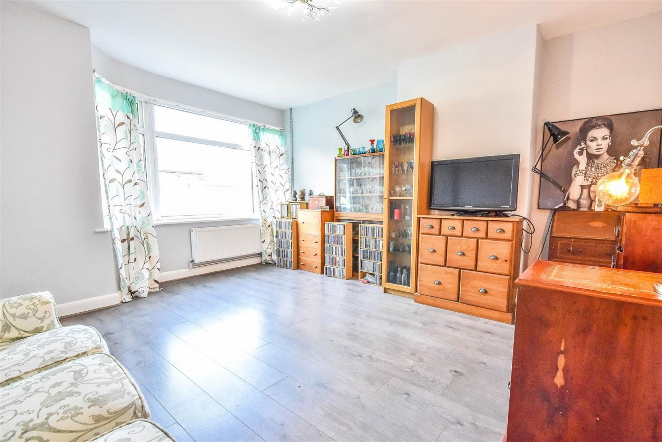 Olive Grove, Dursley