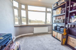 Olive Grove, Dursley