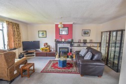 Woodfield Road, Dursley