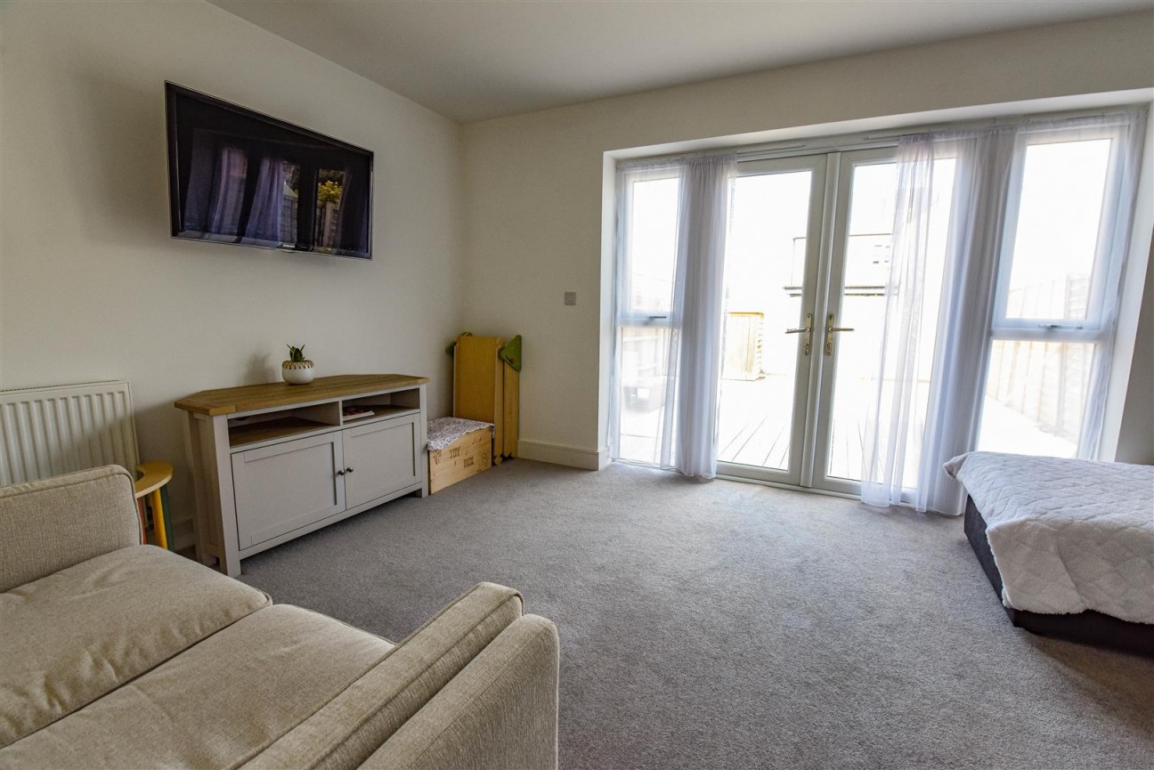 Goldfinch Edge, Cam, Dursley