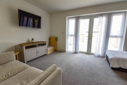 Goldfinch Edge, Cam, Dursley