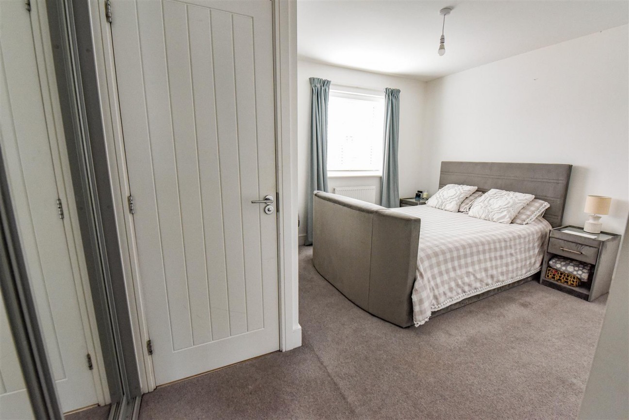 Goldfinch Edge, Cam, Dursley