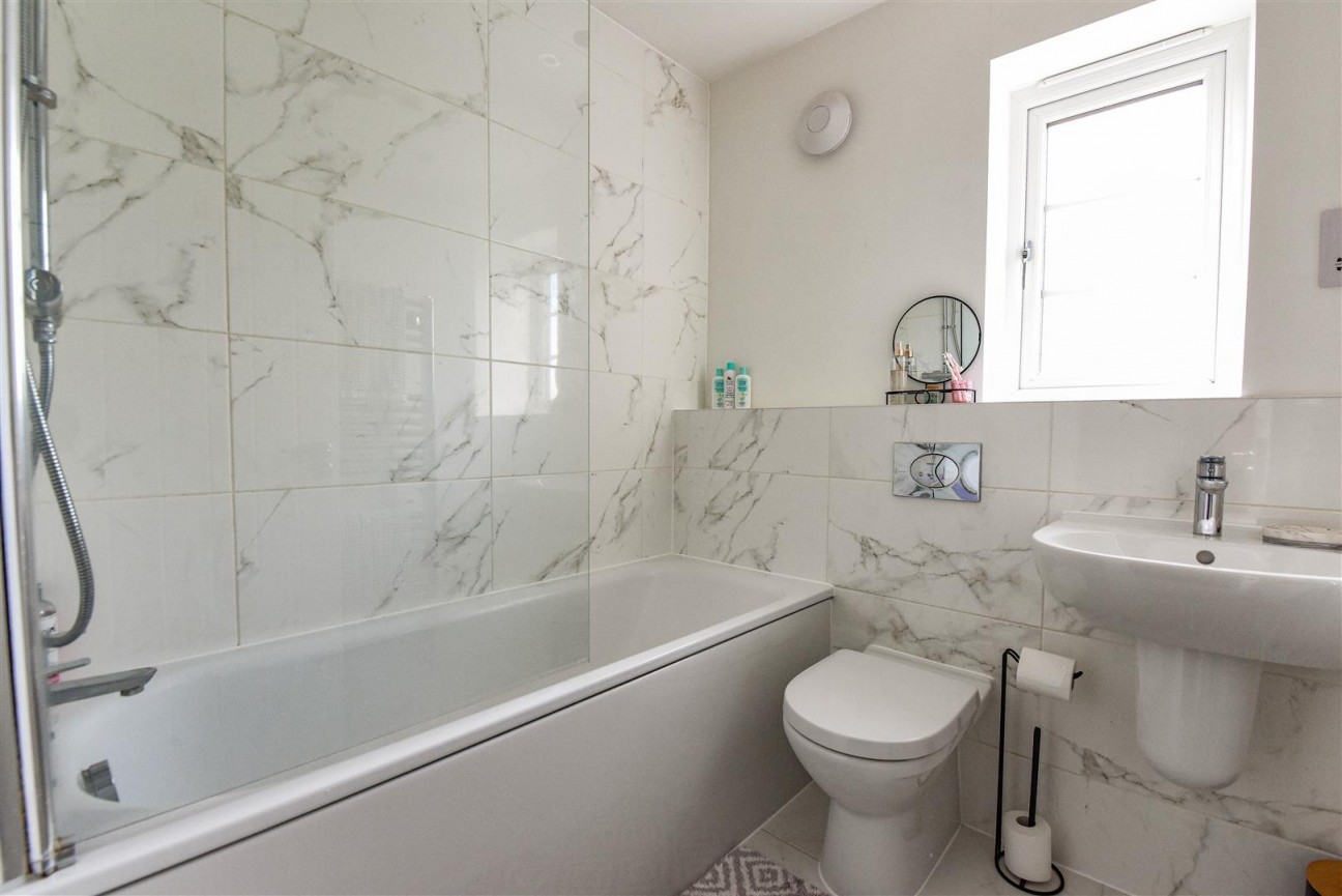 Goldfinch Edge, Cam, Dursley