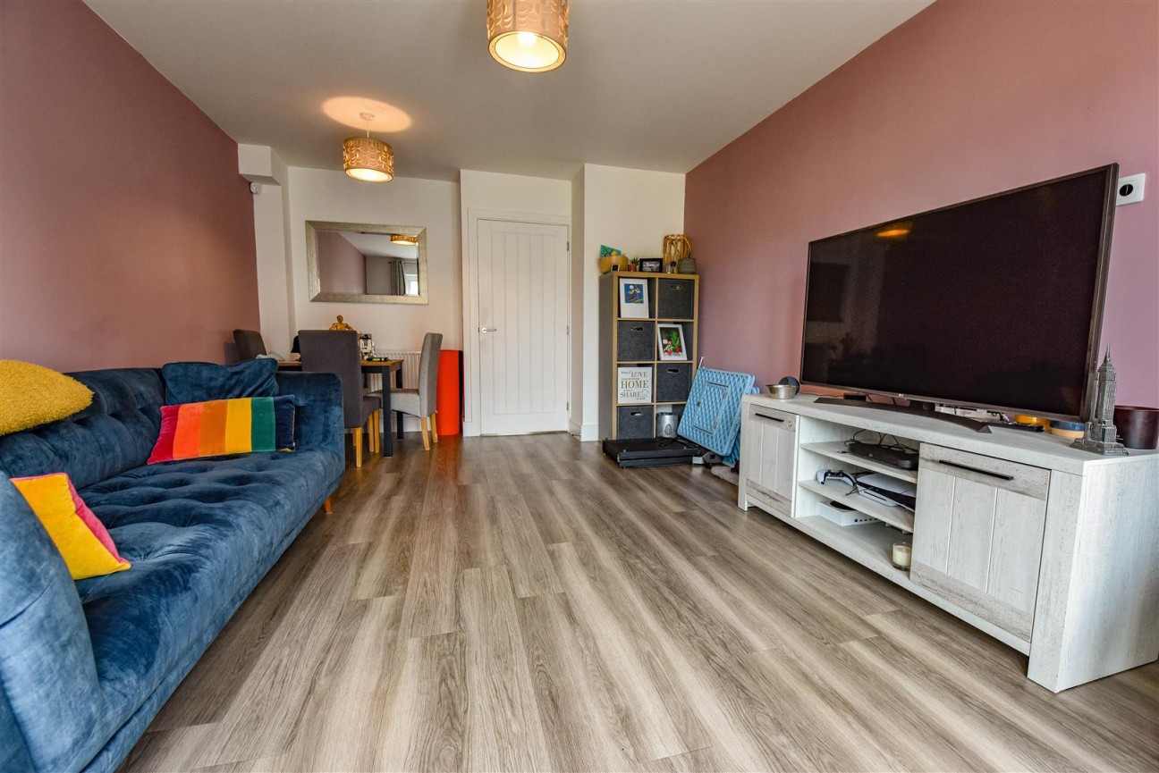 Goldfinch Edge, Cam, Dursley