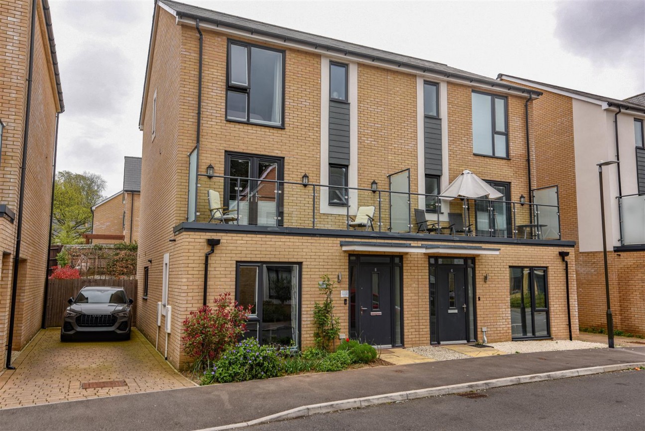 Wyatt Close, Dursley