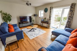 Wyatt Close, Dursley