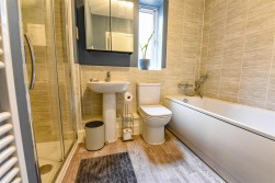 Wyatt Close, Dursley