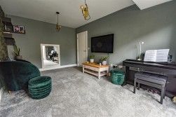 Wyatt Close, Dursley