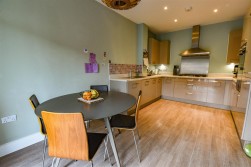 Wyatt Close, Dursley