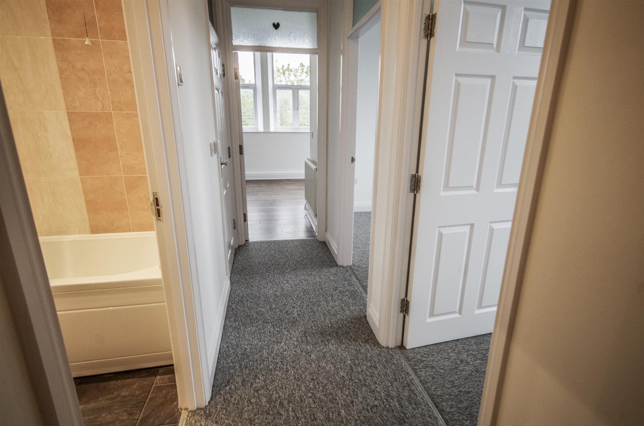 Flat 2, 1a Oldminster Road