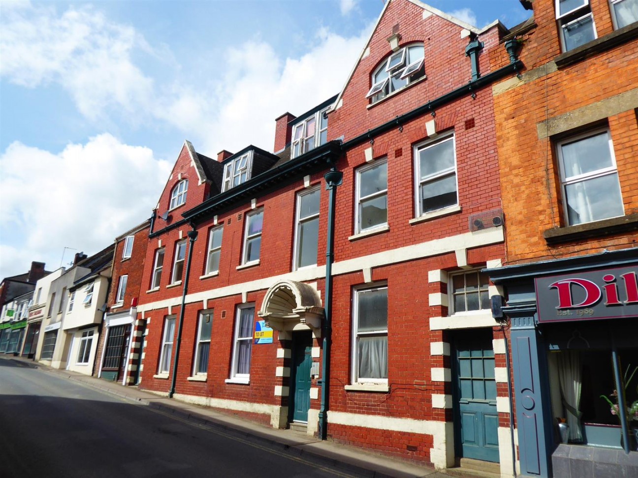 Flat 8, Cotswold House, 35 Long Street, Dursley