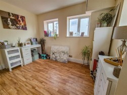 Cambridge Avenue, Dursley