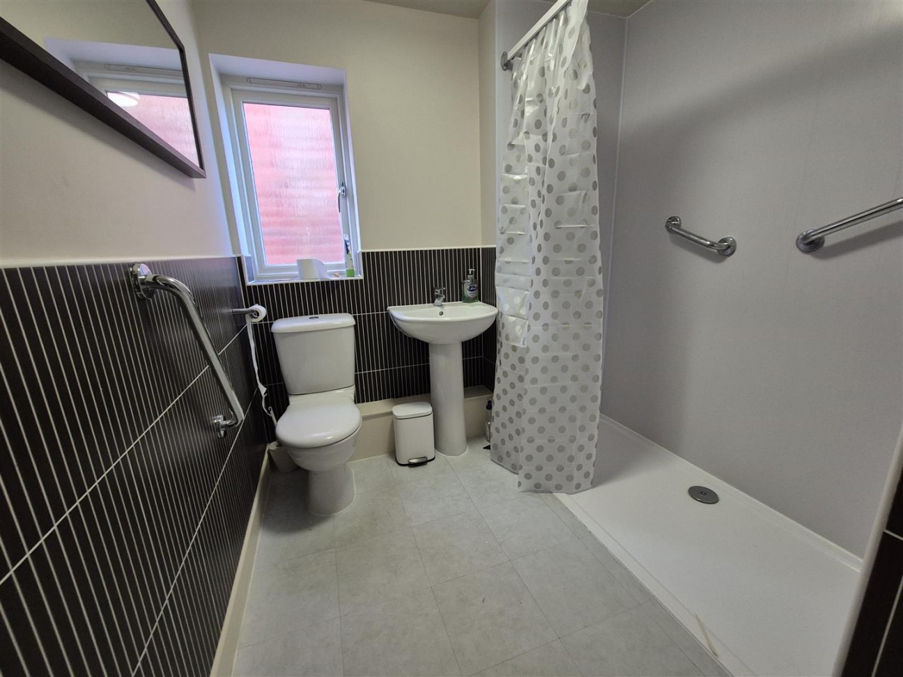 Lister Road, Dursley