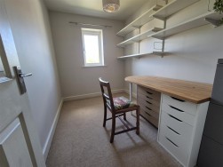 Lister Road, Dursley