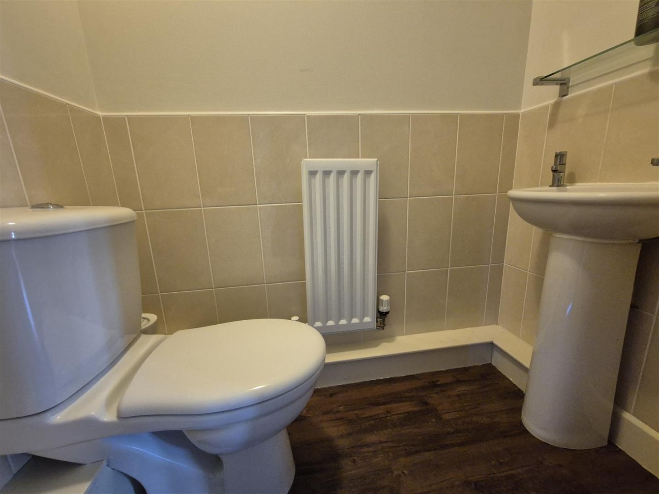 Lister Road, Dursley