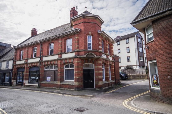 Silver Street, Dursley
