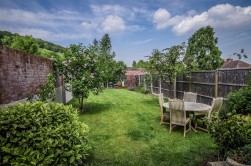 Olive Grove, Dursley