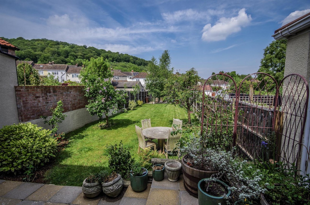 Olive Grove, Dursley