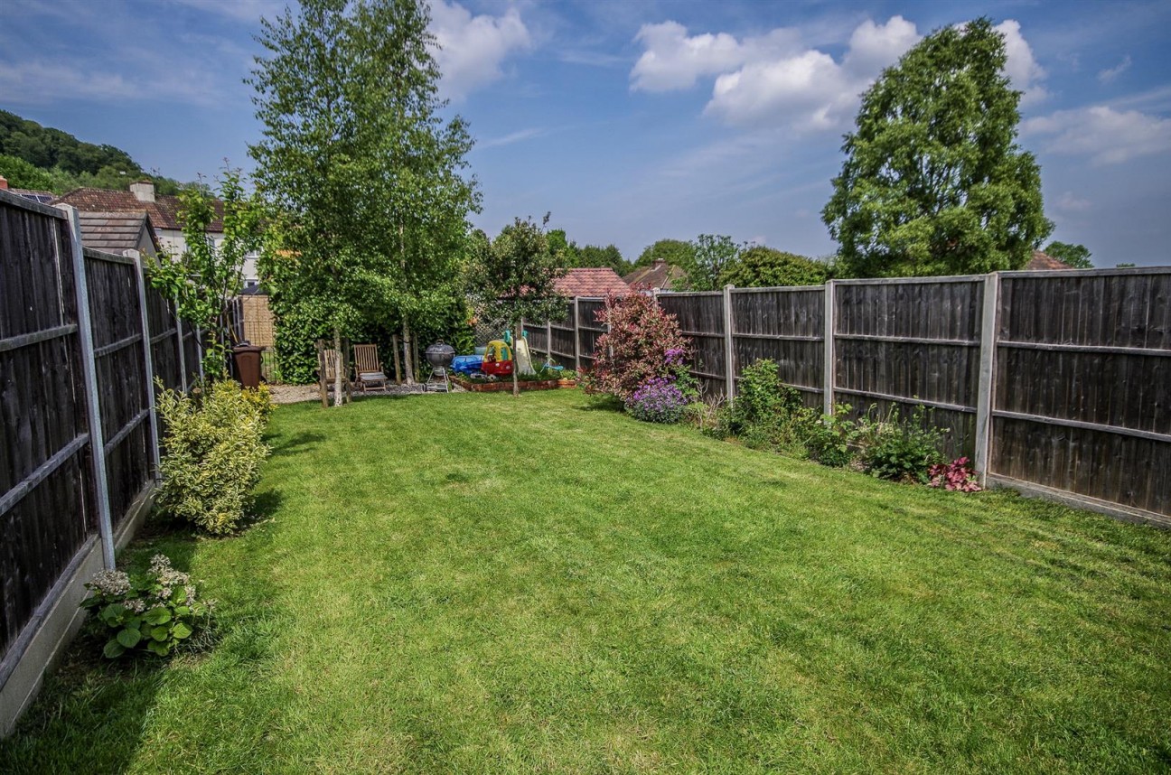 Olive Grove, Dursley