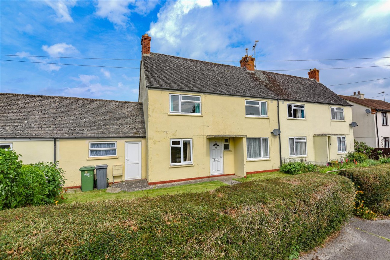 Draycott Crescent, Cam, Dursley