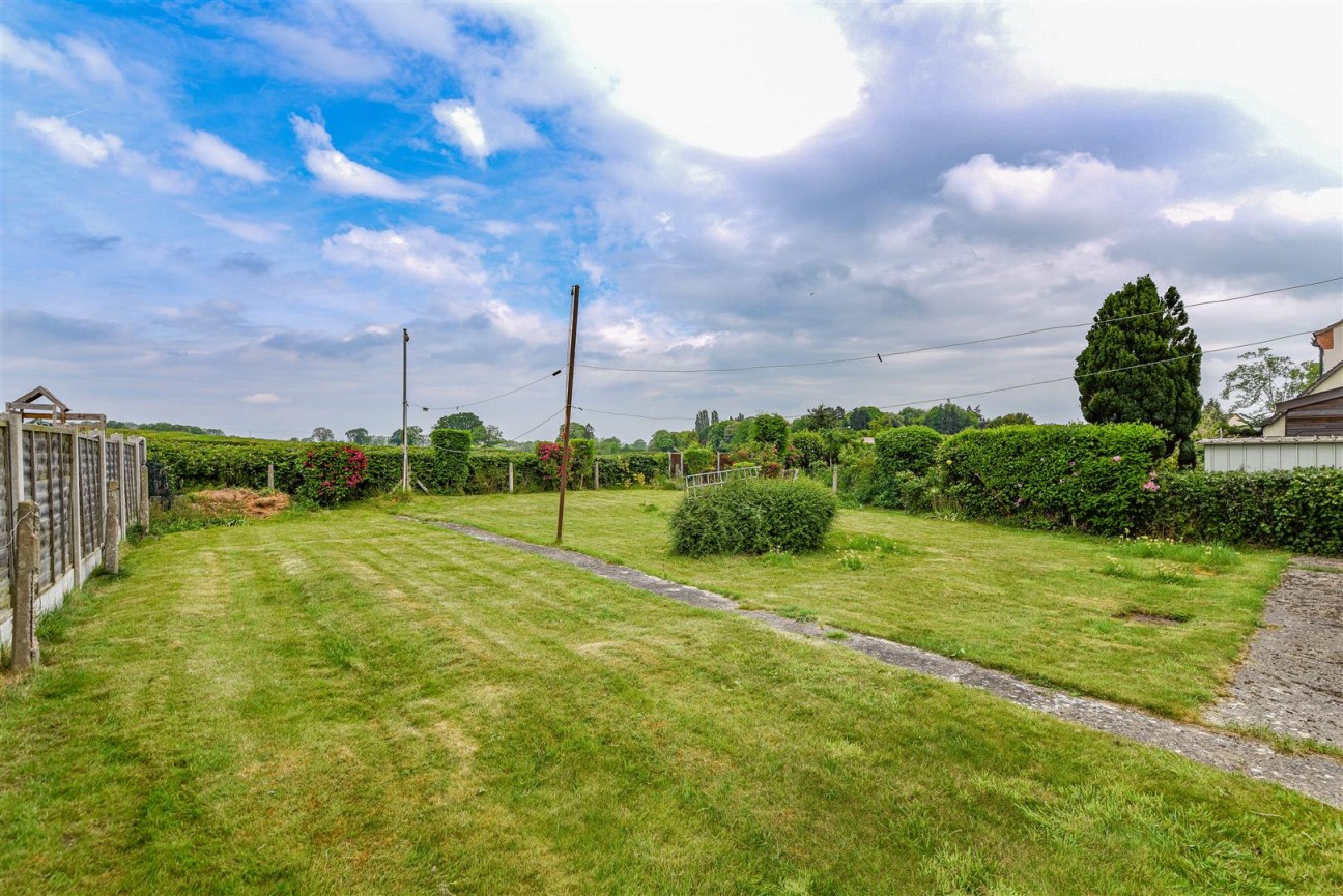Draycott Crescent, Cam, Dursley