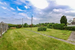 Draycott Crescent, Cam, Dursley