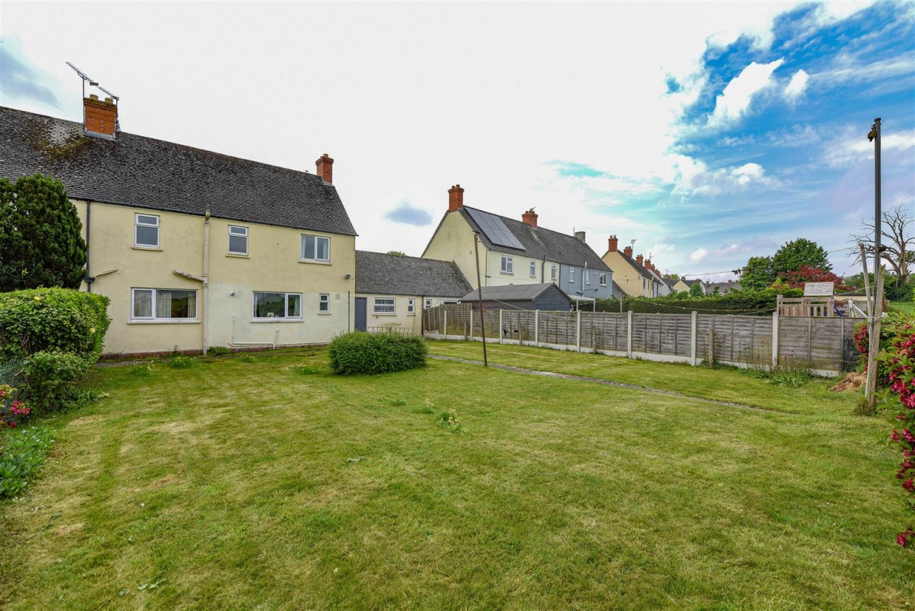 Draycott Crescent, Cam, Dursley
